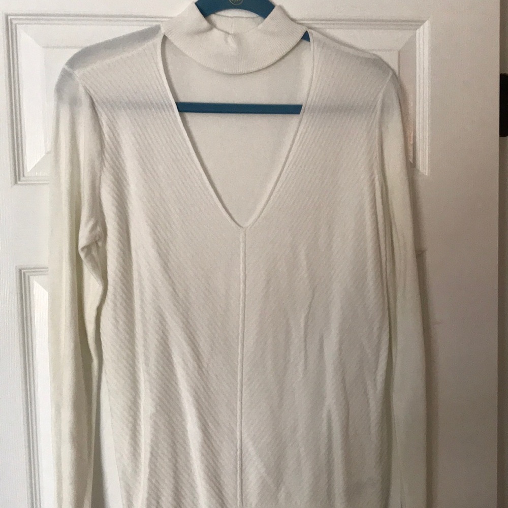 White choker sweater